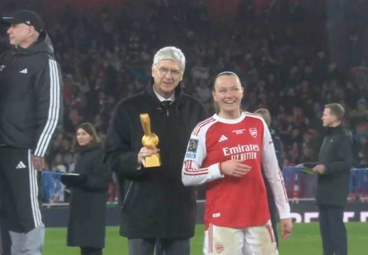 好久不见！易建联现身观澜湖高尔夫比赛 面带笑容心情不错