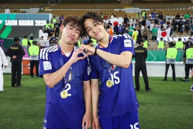 好久不见！易建联现身观澜湖高尔夫比赛 面带笑容心情不错