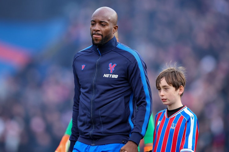 高度优势！杨瀚森内线1抢3拼下前场篮板 随后轻松补篮得手