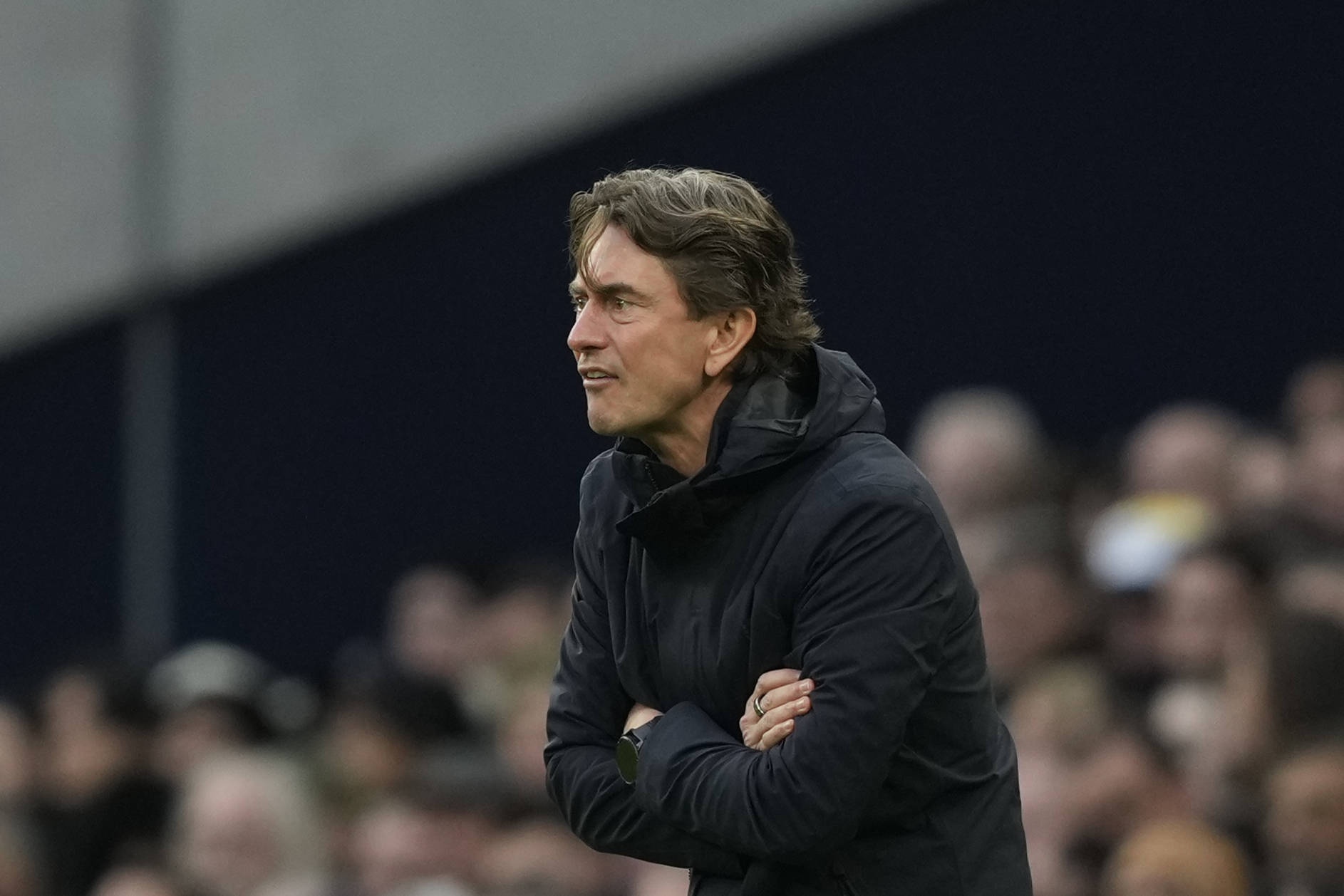 高度优势！杨瀚森内线1抢3拼下前场篮板 随后轻松补篮得手